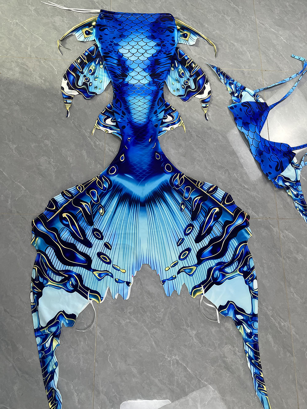 Colorful Dreamy Mermaid Tail A - Aquarium review and price